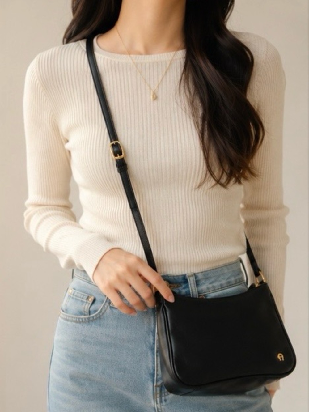 NWT - Etienne Aigner Black Genuine Leather Shoulder Bag with Gold Hardware - Picture 13 of 14